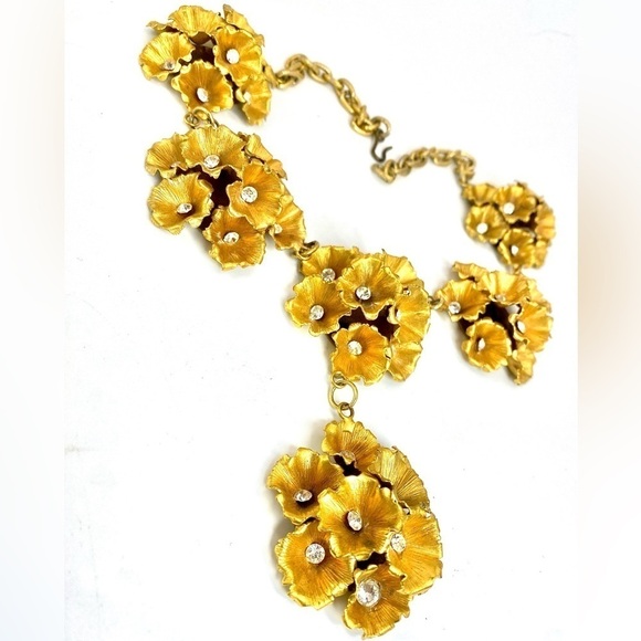 VINTAGE Henkel & Grossé (unsigned) Mid Century Floral Necklace & Clip Earrings - Picture 8 of 16